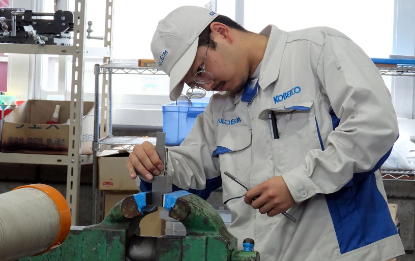 機械系競技の仕上（基礎）の写真